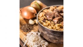 Vepřové avec quenelles et chou Adventure Menu
