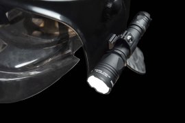 Support de casque pour les lampes Armytek AHM-01