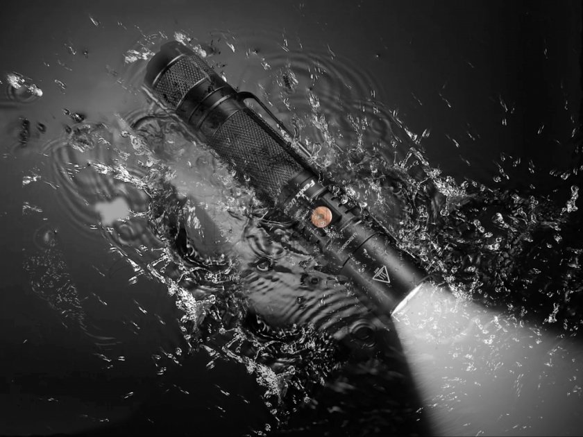 Lampe torche à diode Fenix UC35 V2.0