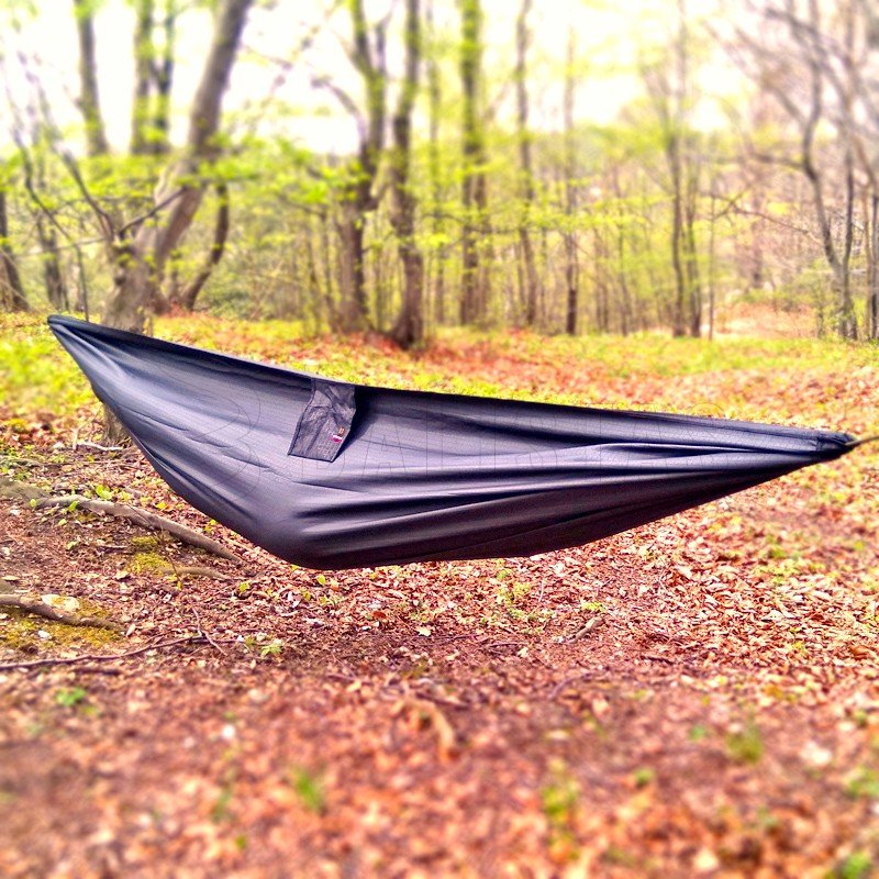 Hamac Ours noir en bois de tigre