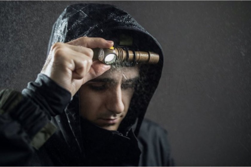 Lampe frontale Armytek Wizard C2 Pro Cold Light Sand