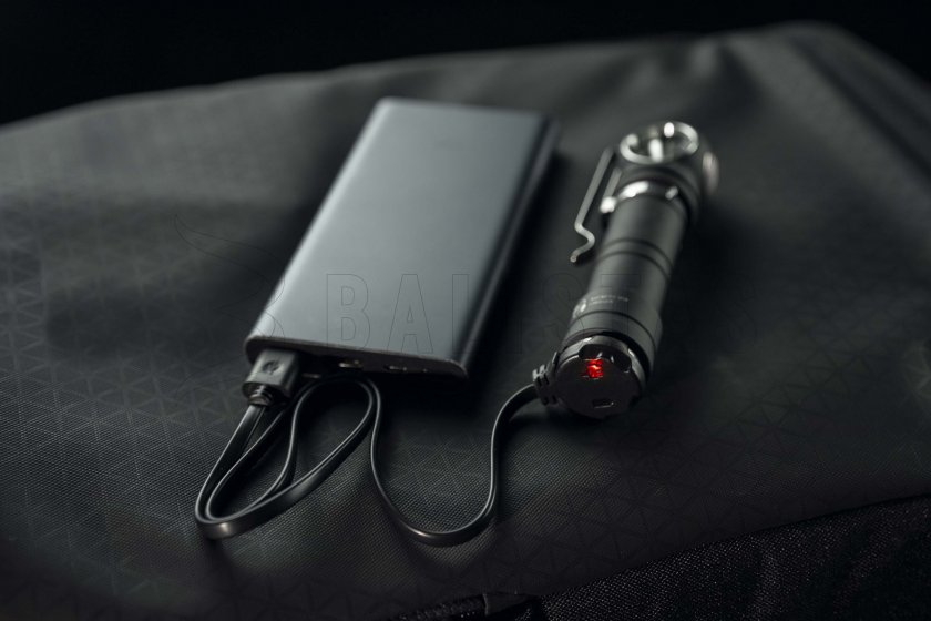 Lampe Armytek Wizard C2 Pro MAX LR lumière froide