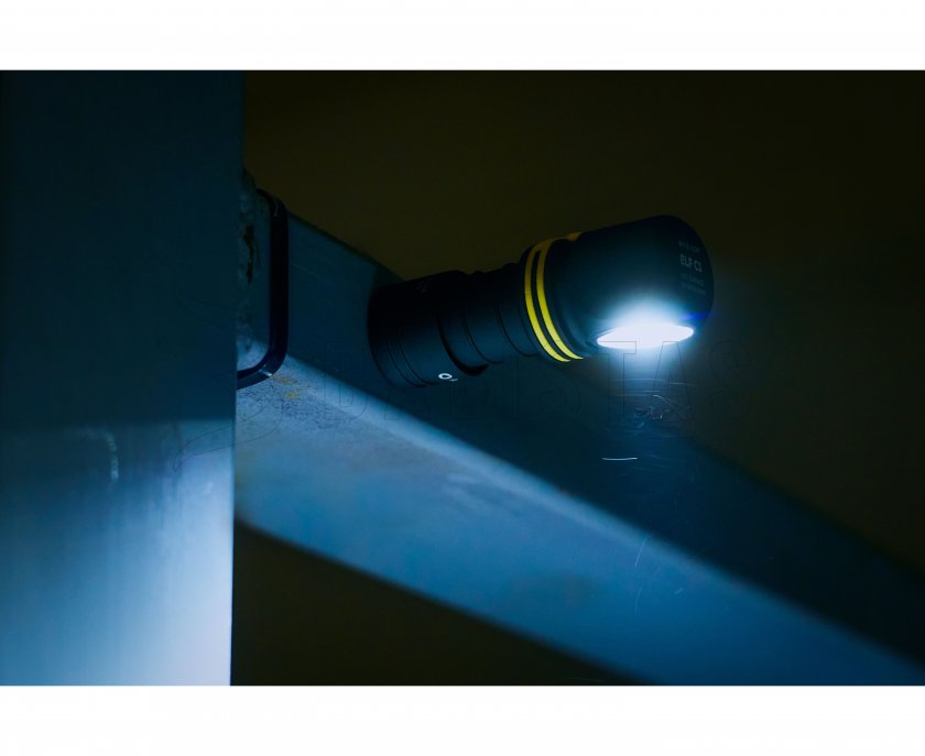 Lampe multifonction Armytek Elf C1 v2 lumière chaude
