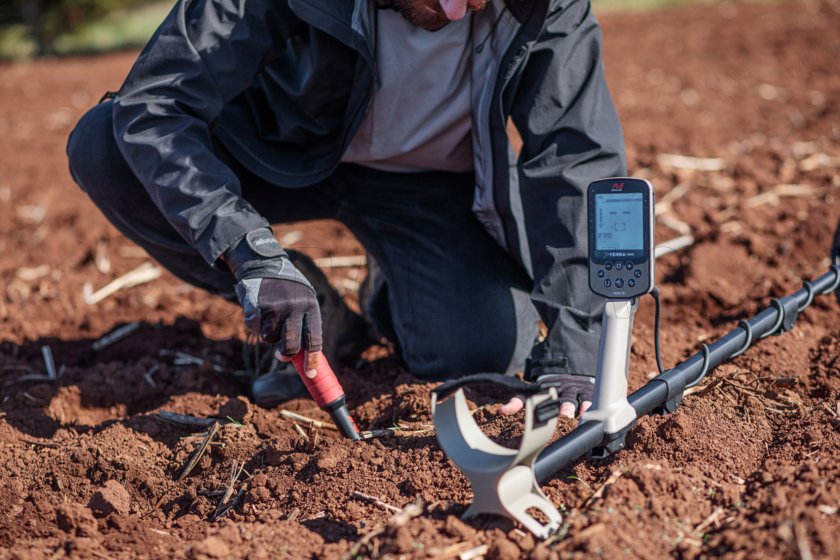 Détecteur de métaux Minelab X-Terra Elite Expedition Pack