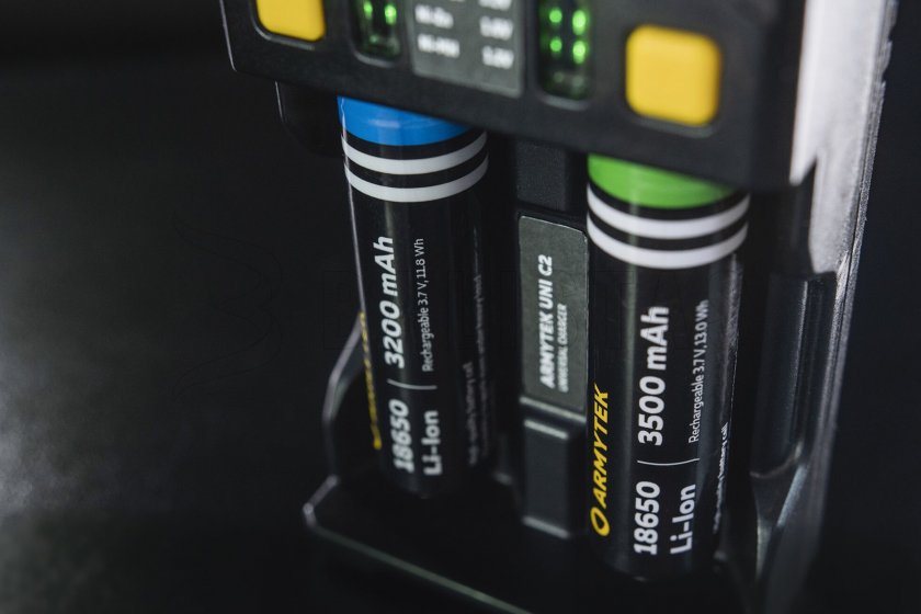 Chargeur Armytek UNI C2 plug type C